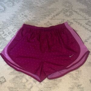 Nike tempo short